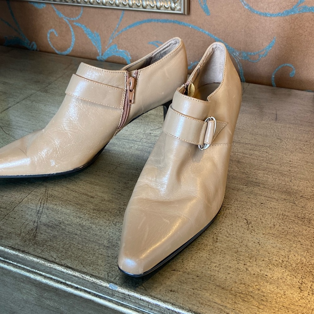 Smart looking Liz Claiborne ankle boot square toe